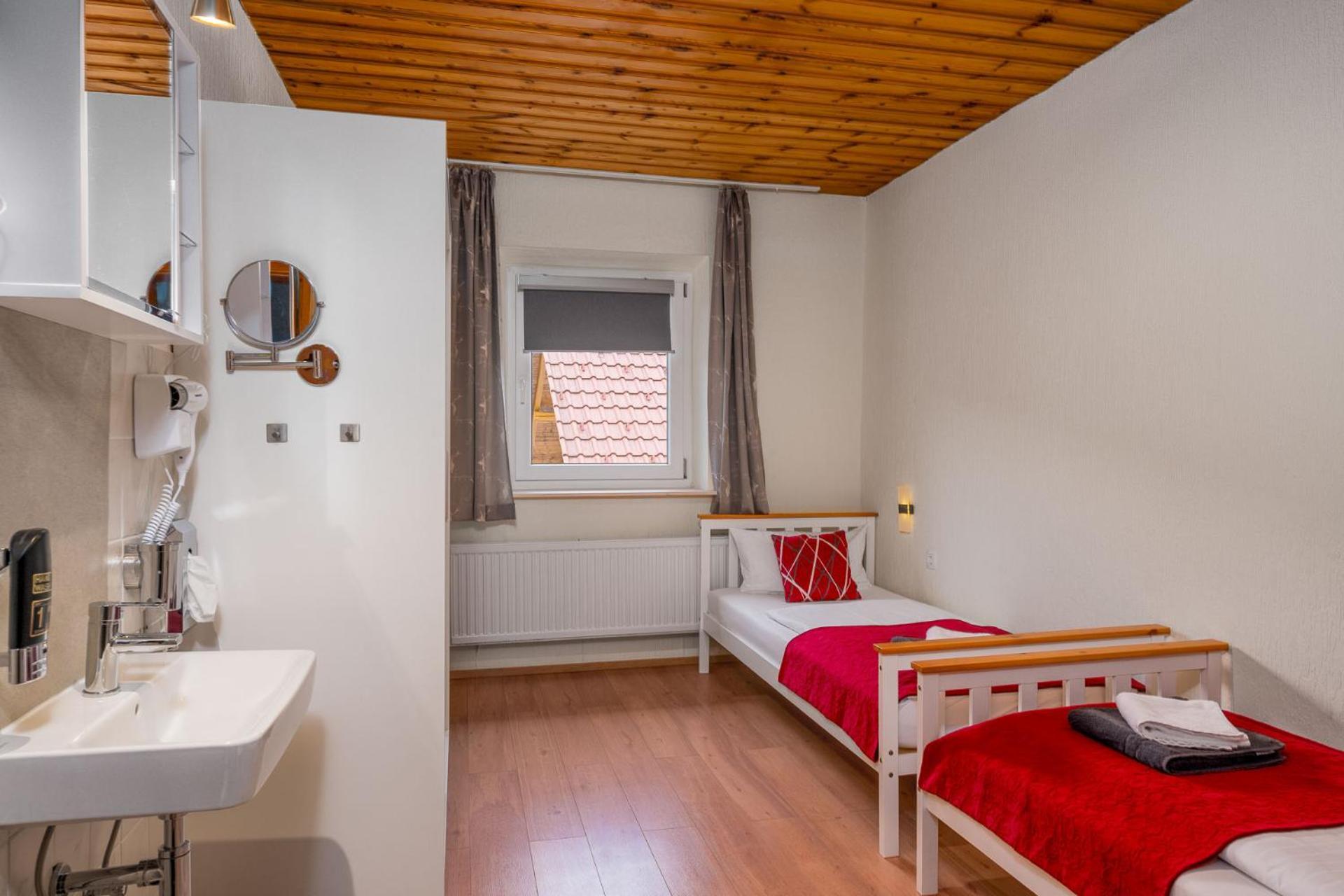 Pension Bayerwald Mit Ferienwohnung โบเดนไมส์ ภายนอก รูปภาพ