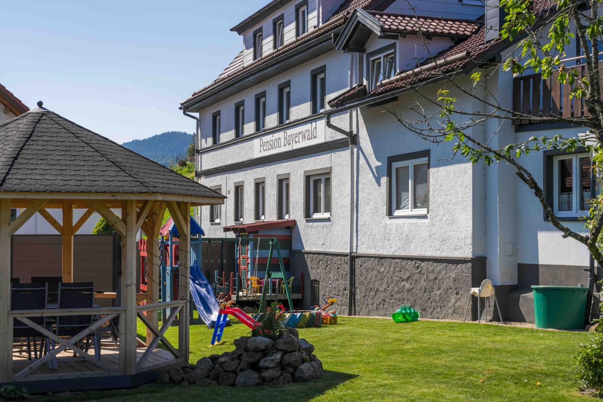 Pension Bayerwald Mit Ferienwohnung โบเดนไมส์ ภายนอก รูปภาพ