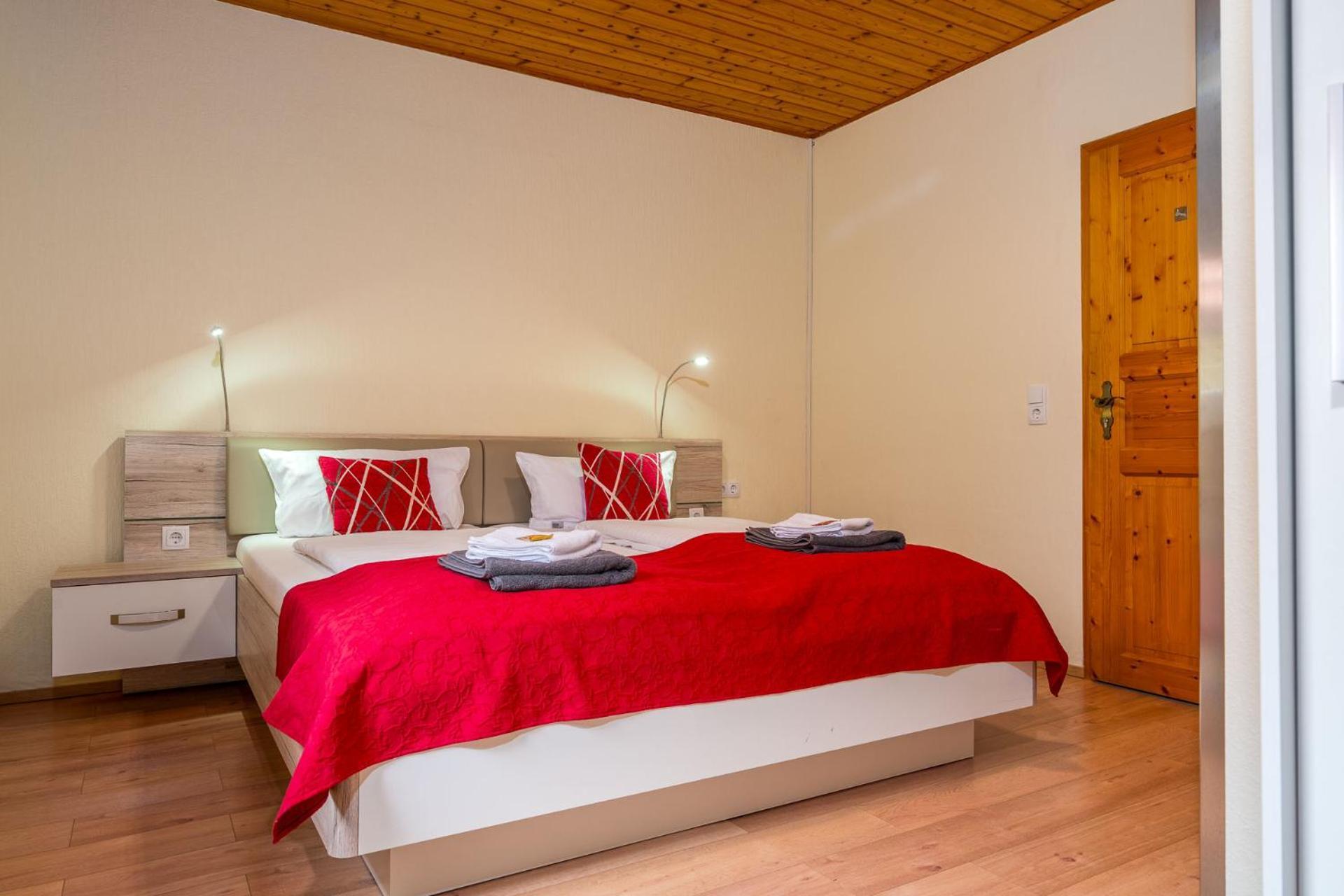 Pension Bayerwald Mit Ferienwohnung โบเดนไมส์ ภายนอก รูปภาพ