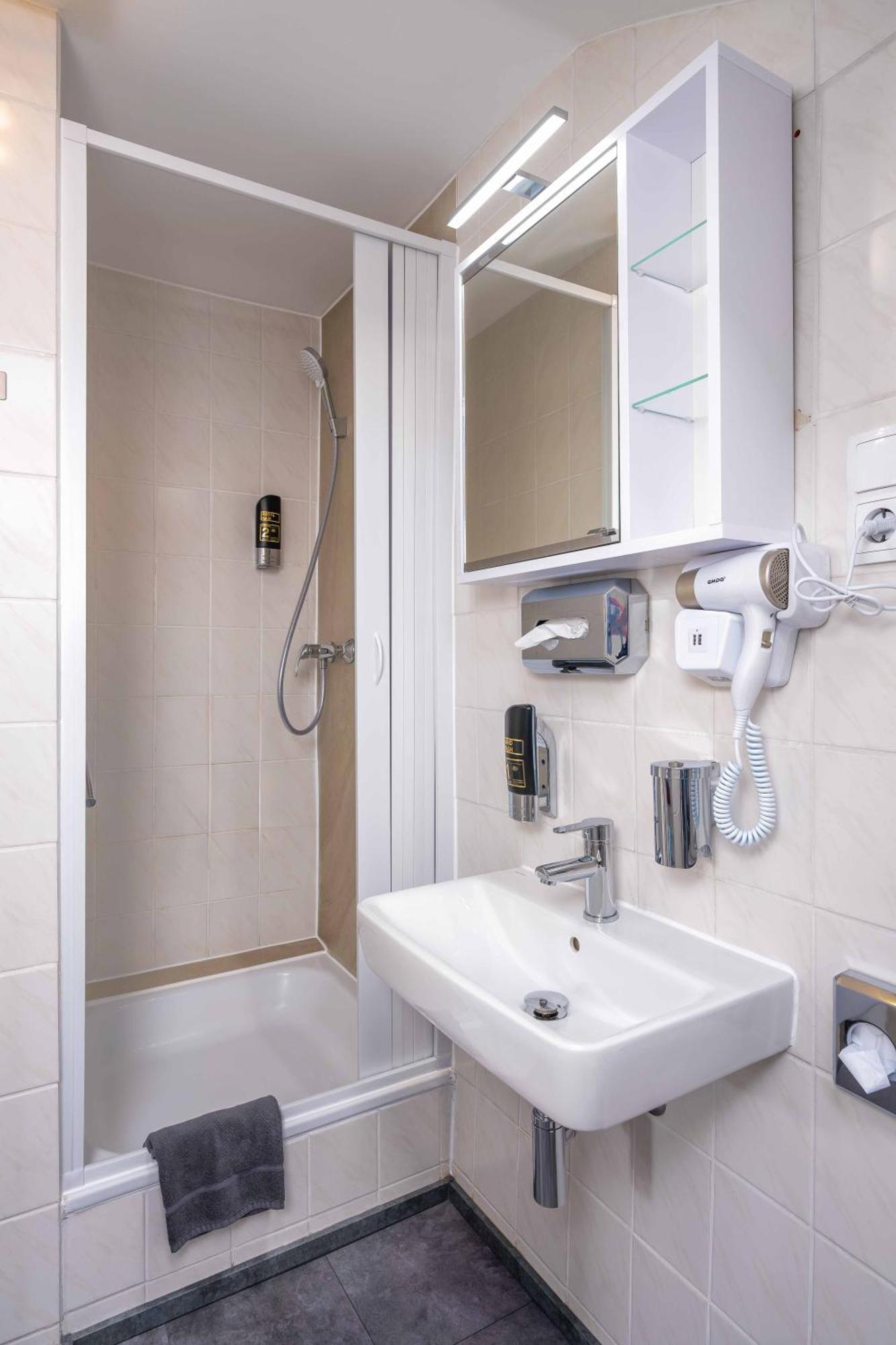 Pension Bayerwald Mit Ferienwohnung โบเดนไมส์ ภายนอก รูปภาพ
