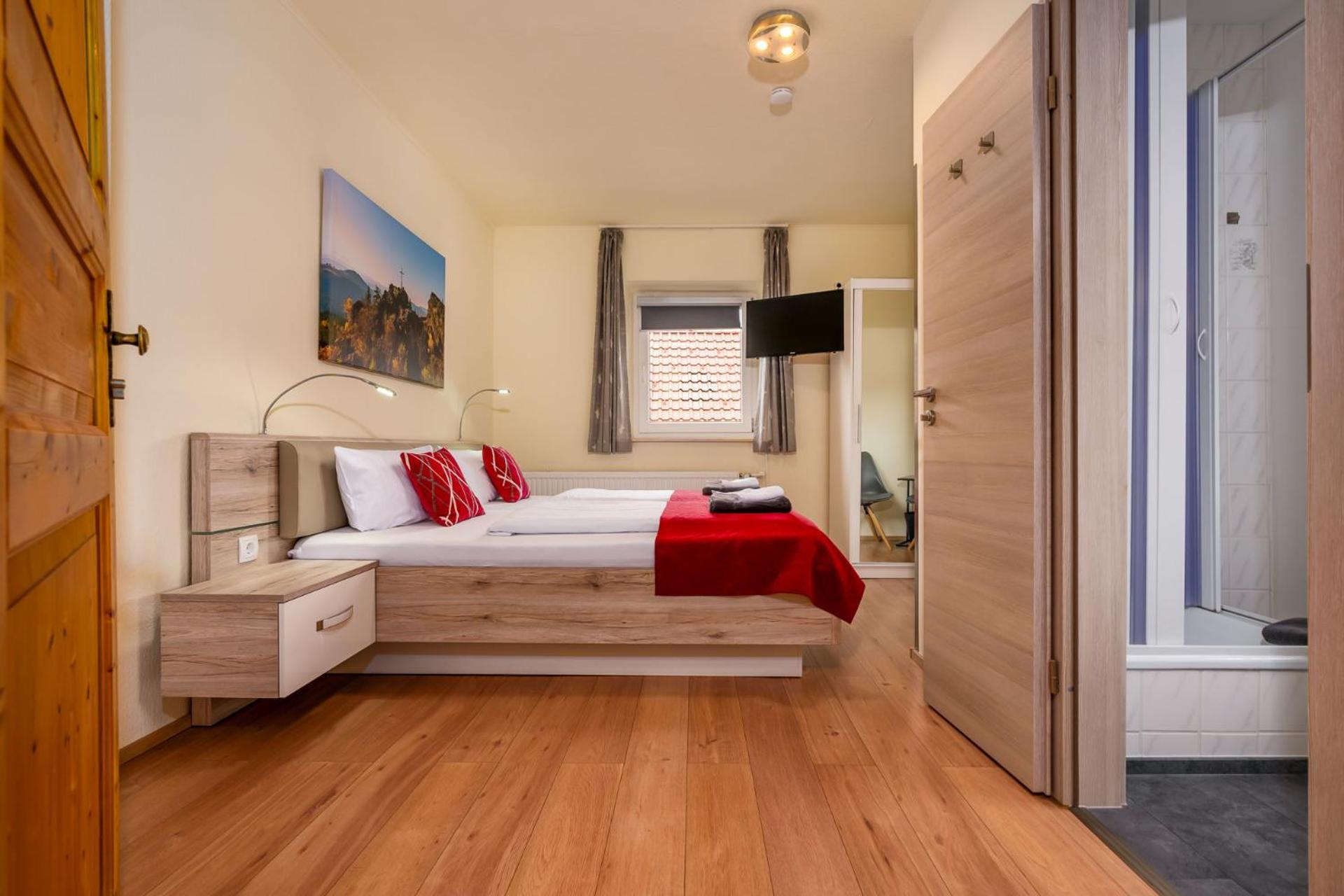 Pension Bayerwald Mit Ferienwohnung โบเดนไมส์ ภายนอก รูปภาพ
