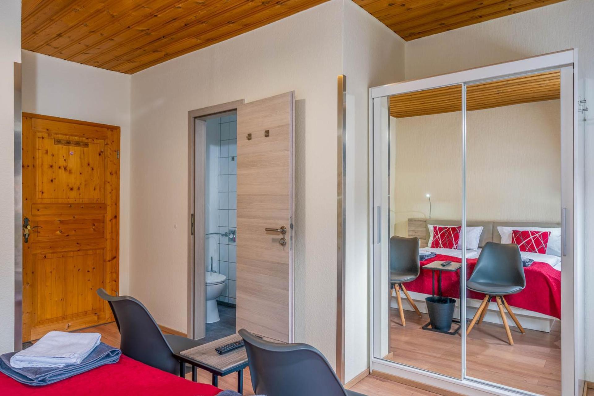 Pension Bayerwald Mit Ferienwohnung โบเดนไมส์ ภายนอก รูปภาพ