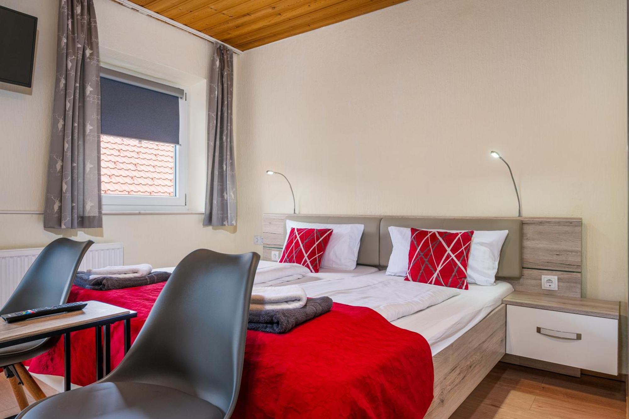 Pension Bayerwald Mit Ferienwohnung โบเดนไมส์ ภายนอก รูปภาพ