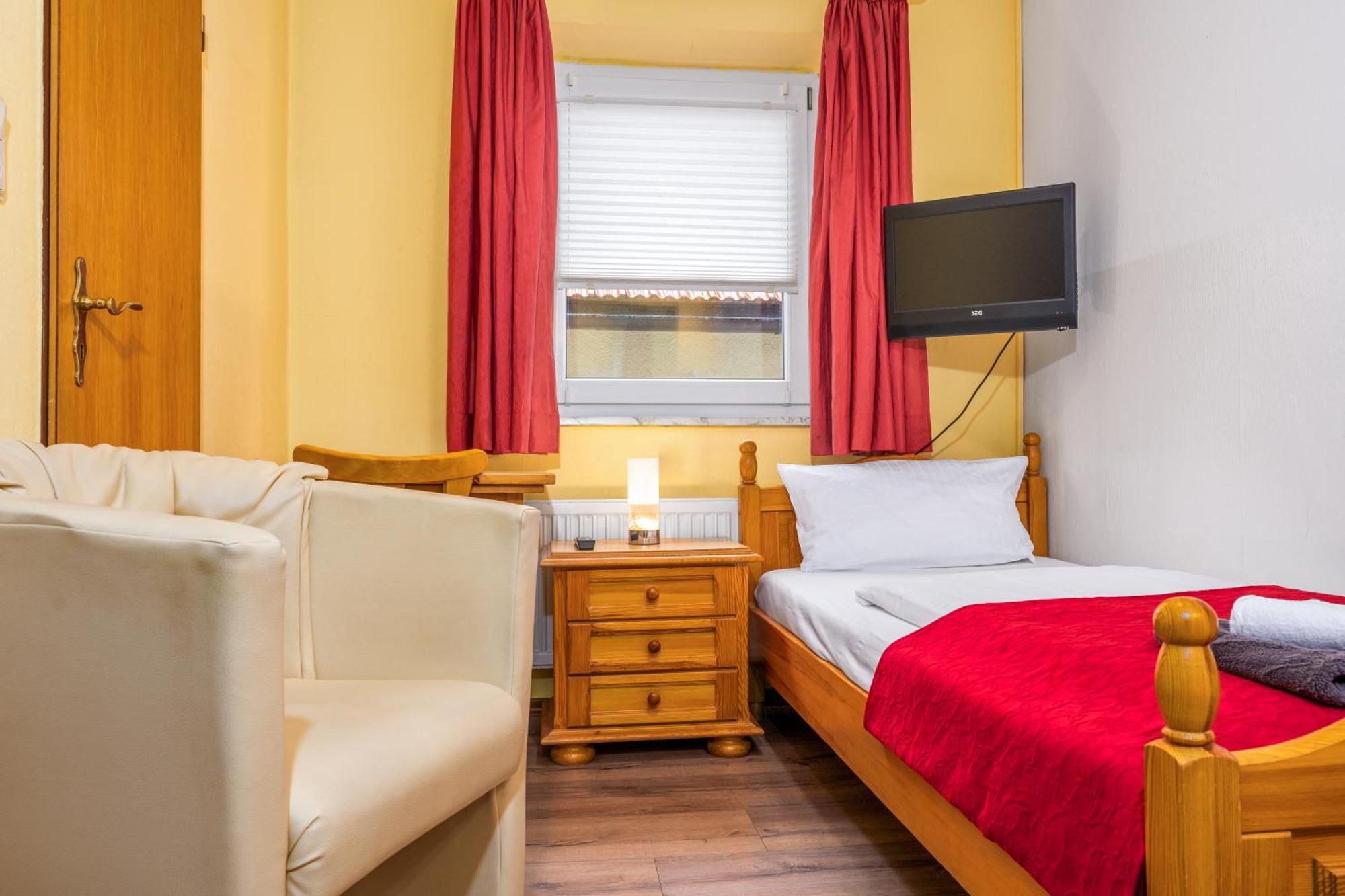 Pension Bayerwald Mit Ferienwohnung โบเดนไมส์ ภายนอก รูปภาพ