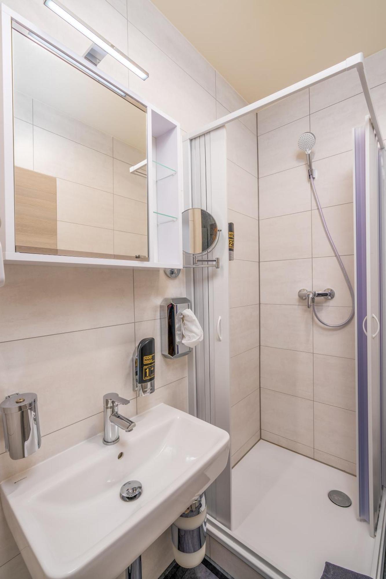 Pension Bayerwald Mit Ferienwohnung โบเดนไมส์ ภายนอก รูปภาพ